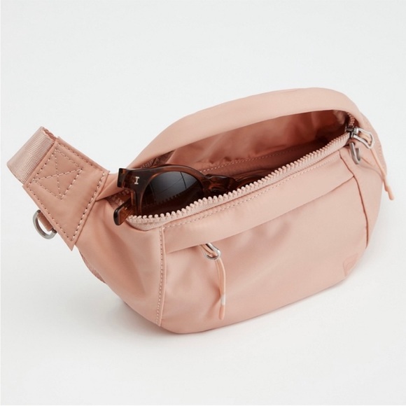 Fabletics Crossbody/Belt Bag OS pale pink, great condition - Picture 2 of 8